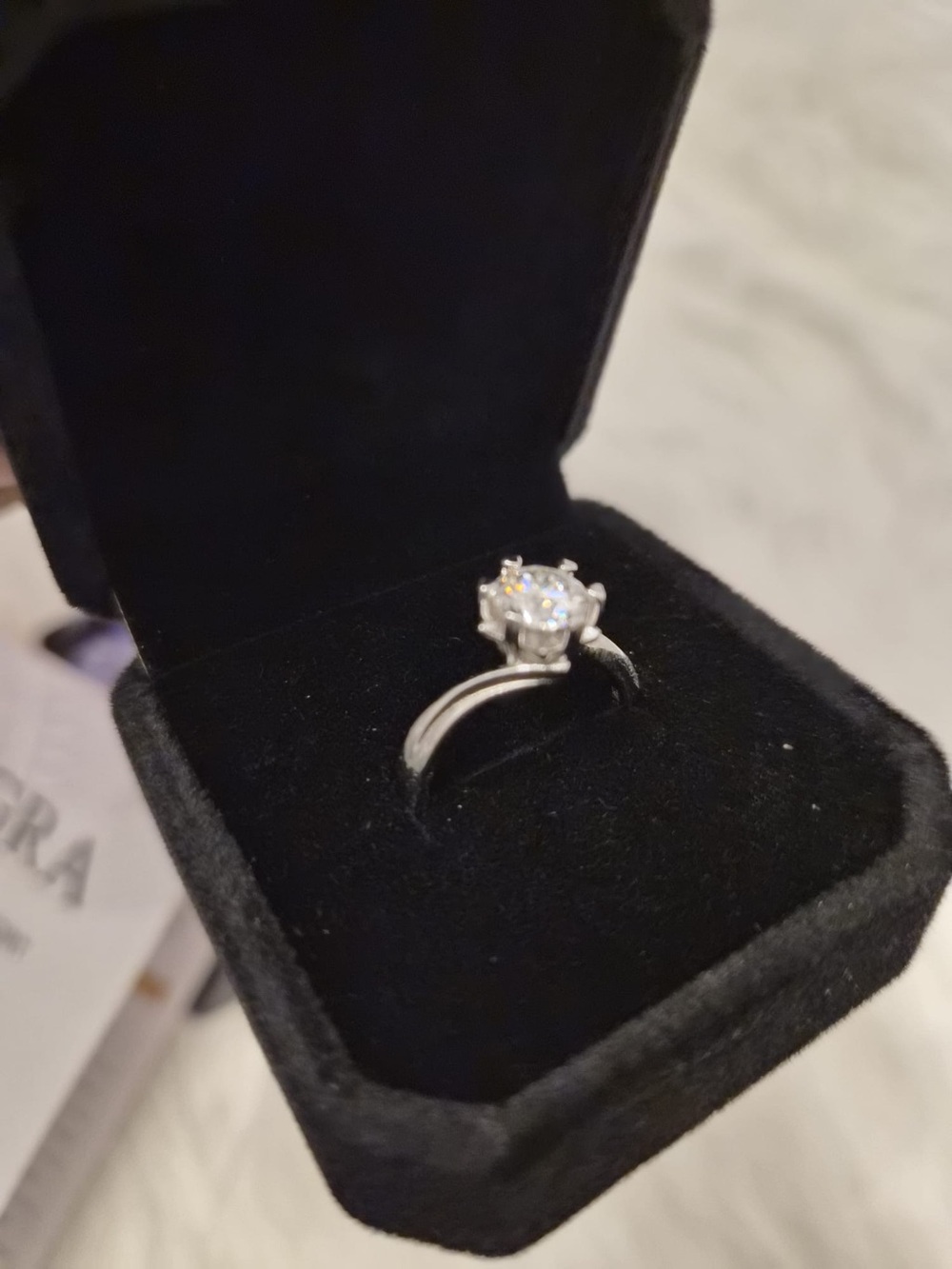 Stunning 1.0ct Moissanite Snowflake Ring (Brand New with GRA Certificate)